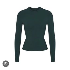Skims Cotton Jersey long sleeve tee!
